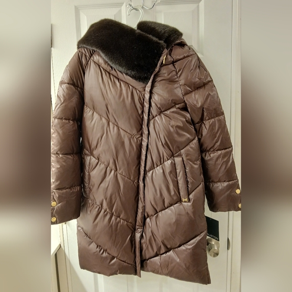 Halston Jackets & Blazers - Halston Luxe Chocolate Brown Faux‑Fur Trim Quilted Puffer Coat – Small – NWT